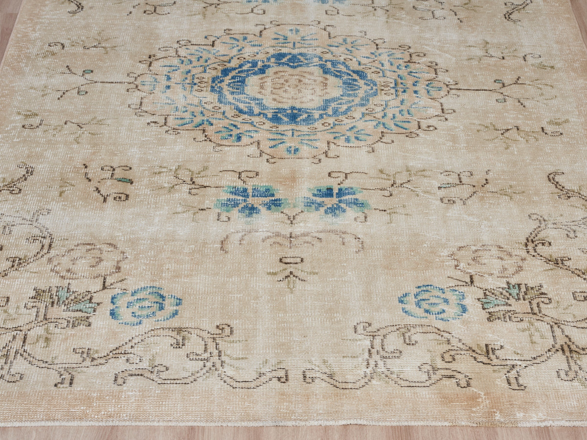 5'5" x 8'4" Beige Blue Vintage Turkish Area Rug