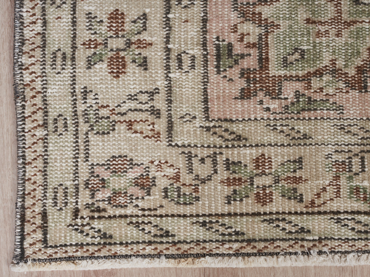 5'6" x 8'7" Neutral Vintage Turkish Rug