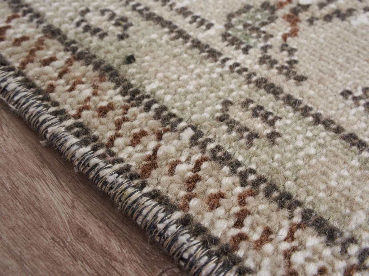 5'6" x 8'7" Neutral Vintage Turkish Rug