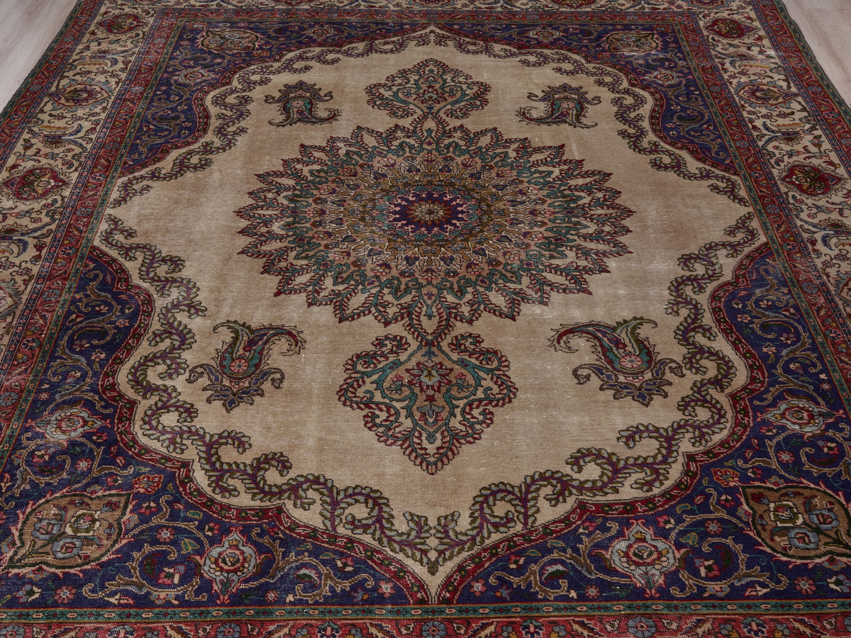 9'9" x 12'10" Handmade Oriental Persian Style Rug