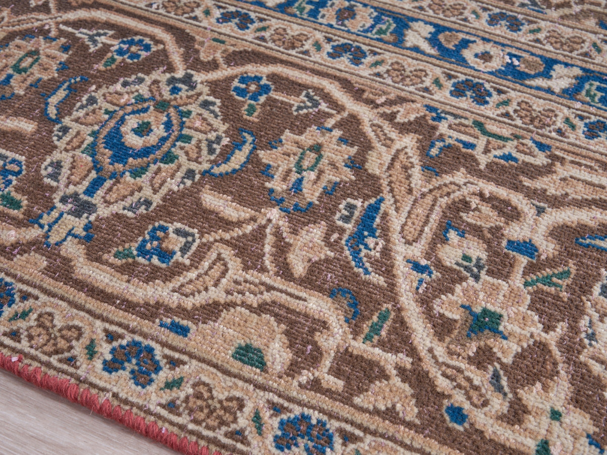 8'8" x 12'5" Handwoven Oriental Persian Style Rug