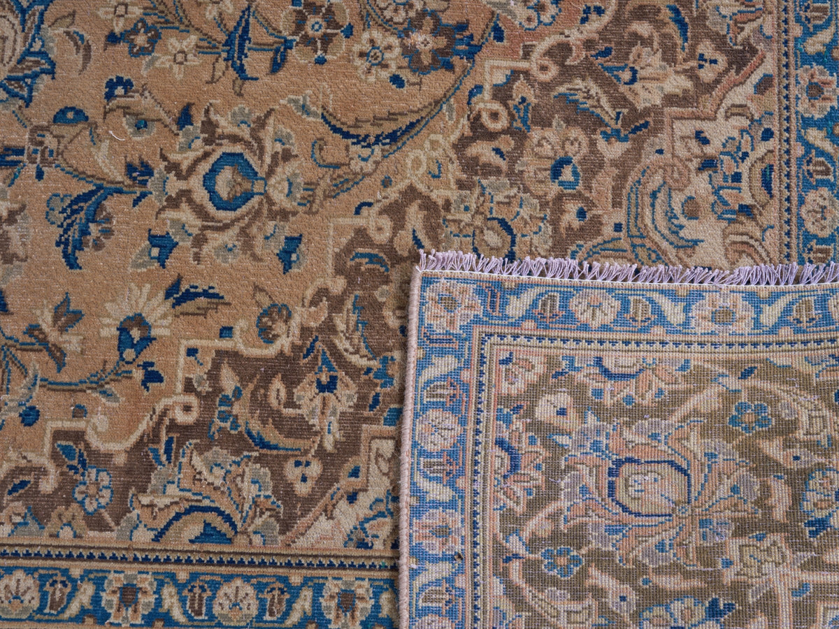 9'3" x 12'10" Oriental Persian Style Neutral Rug