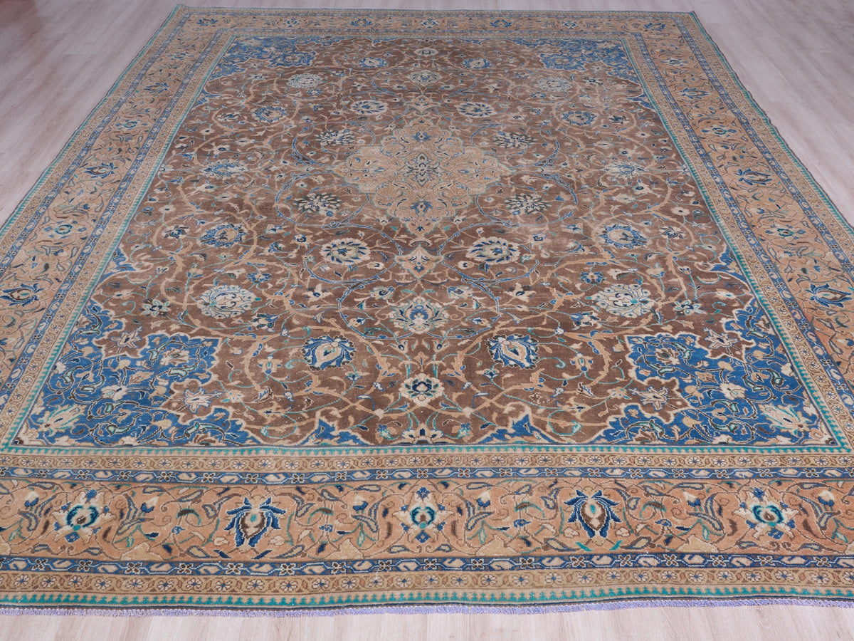 9'11" x 14'2" Oriental Persian Style Oversize Rug