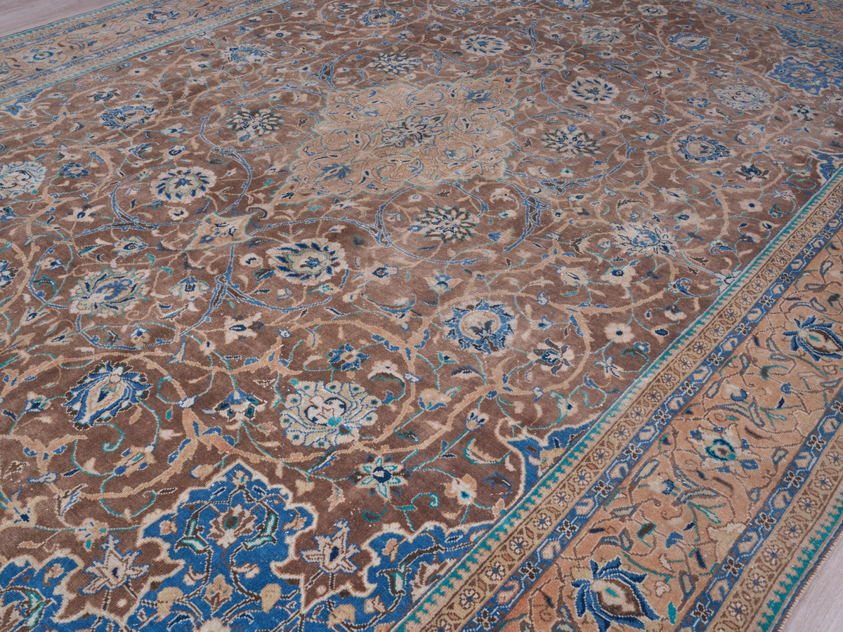 9'11" x 14'2" Oriental Persian Style Oversize Rug