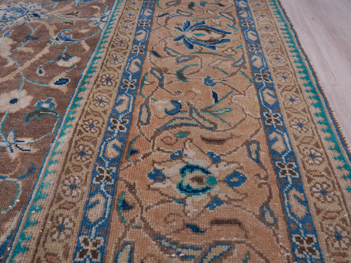 9'11" x 14'2" Oriental Persian Style Oversize Rug