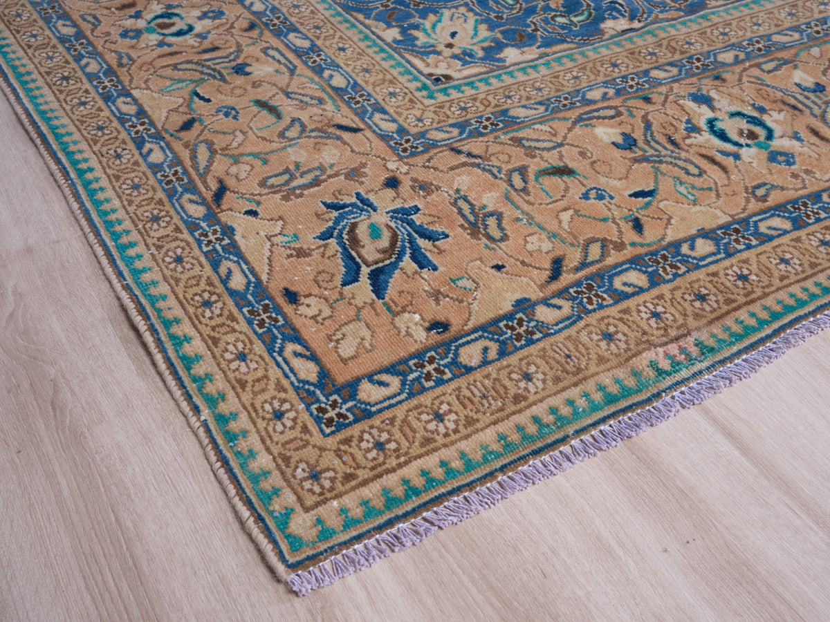 9'11" x 14'2" Oriental Persian Style Oversize Rug