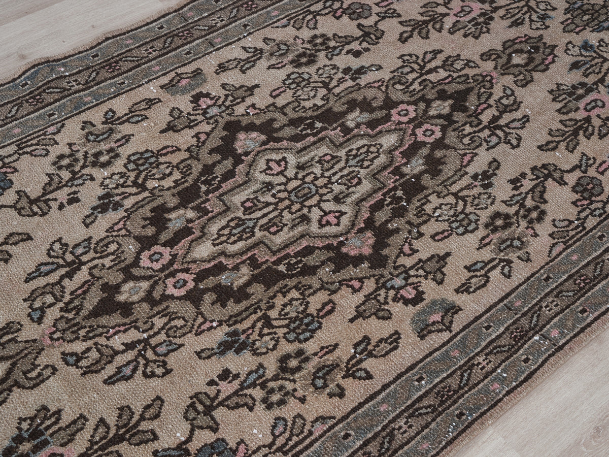 3'6" x 9'6" Oriental Persian Style Runner Rug