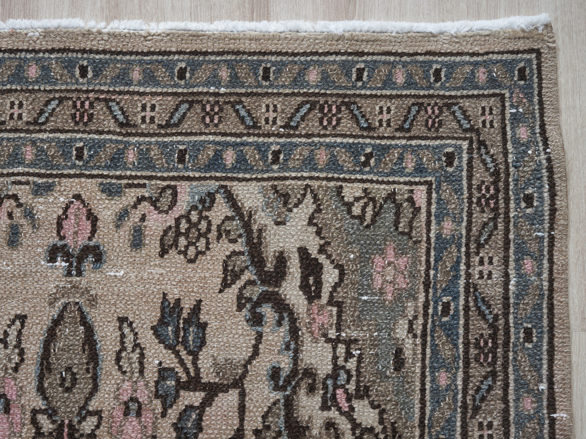 3'6" x 9'6" Oriental Persian Style Runner Rug