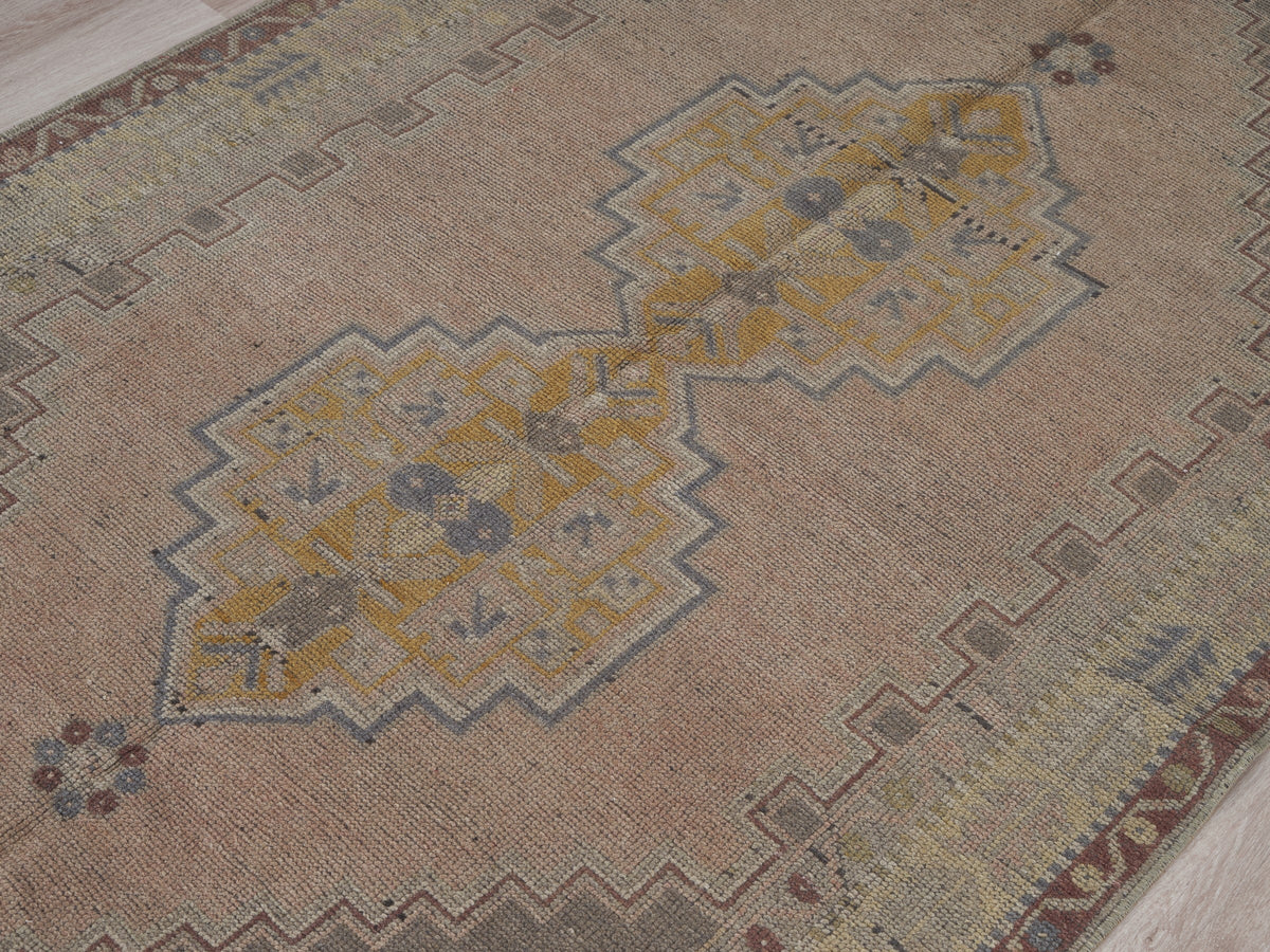 3'10" x 6'11" Neutral Vintage Turkish Gallery Rug