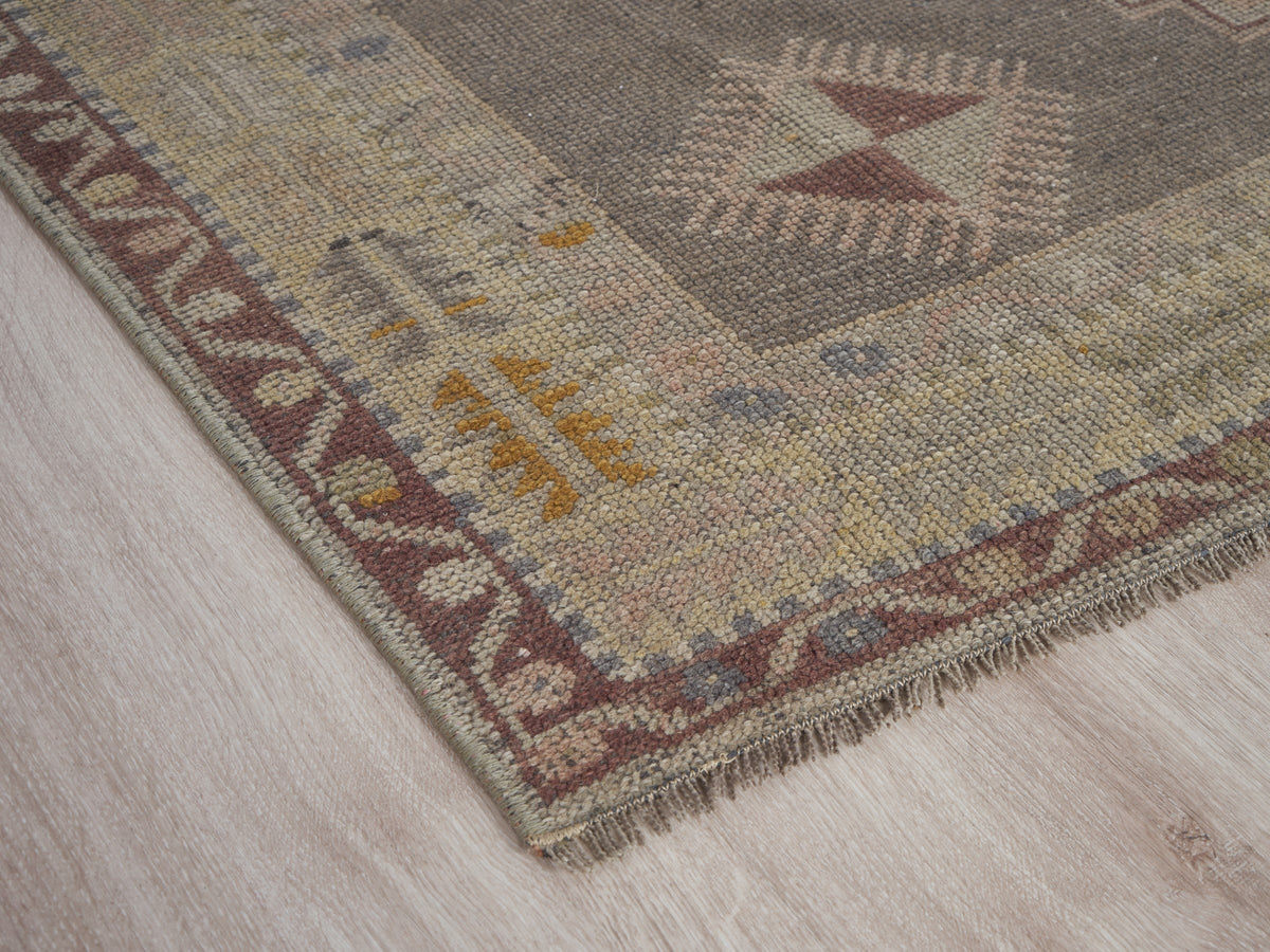 3'10" x 6'11" Neutral Vintage Turkish Gallery Rug