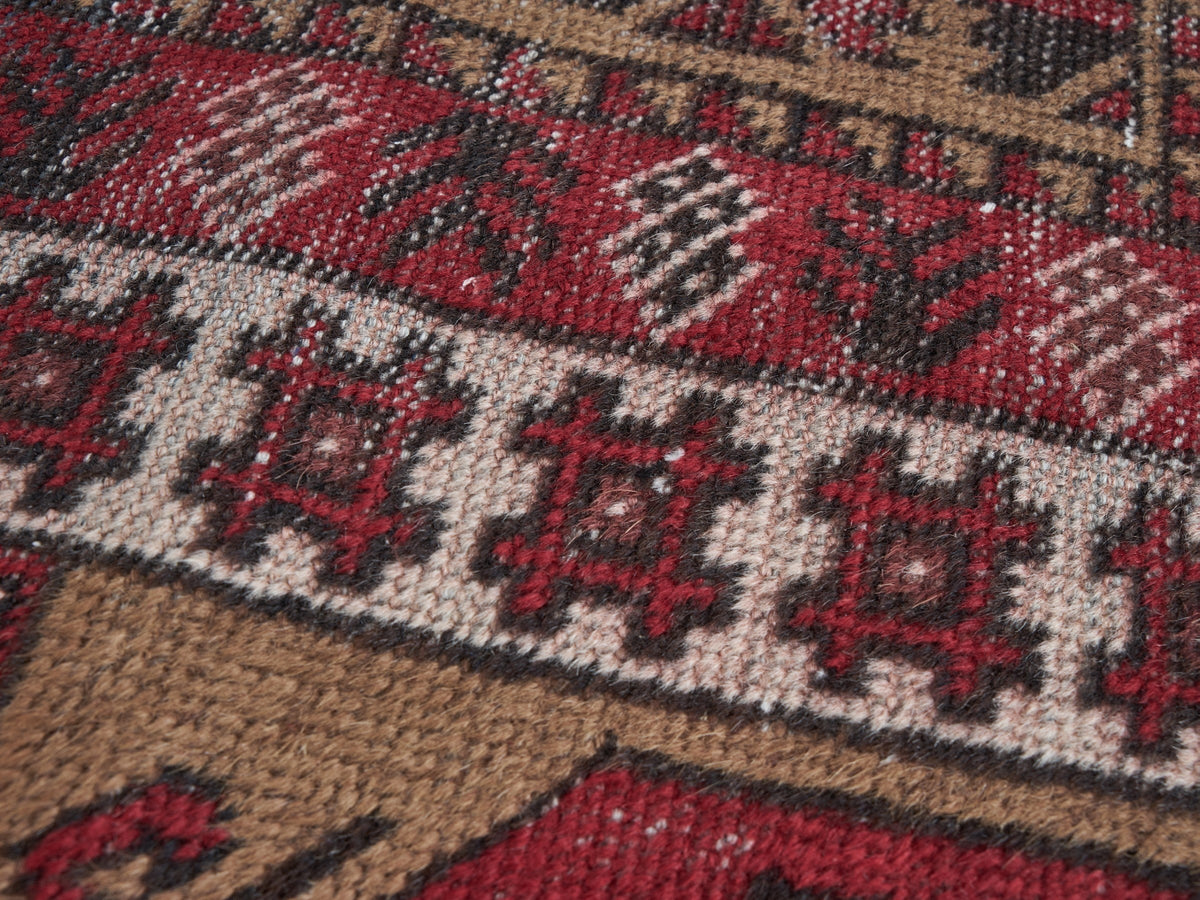 2'9" x 3'9" Vintage Small Persian Style Rug