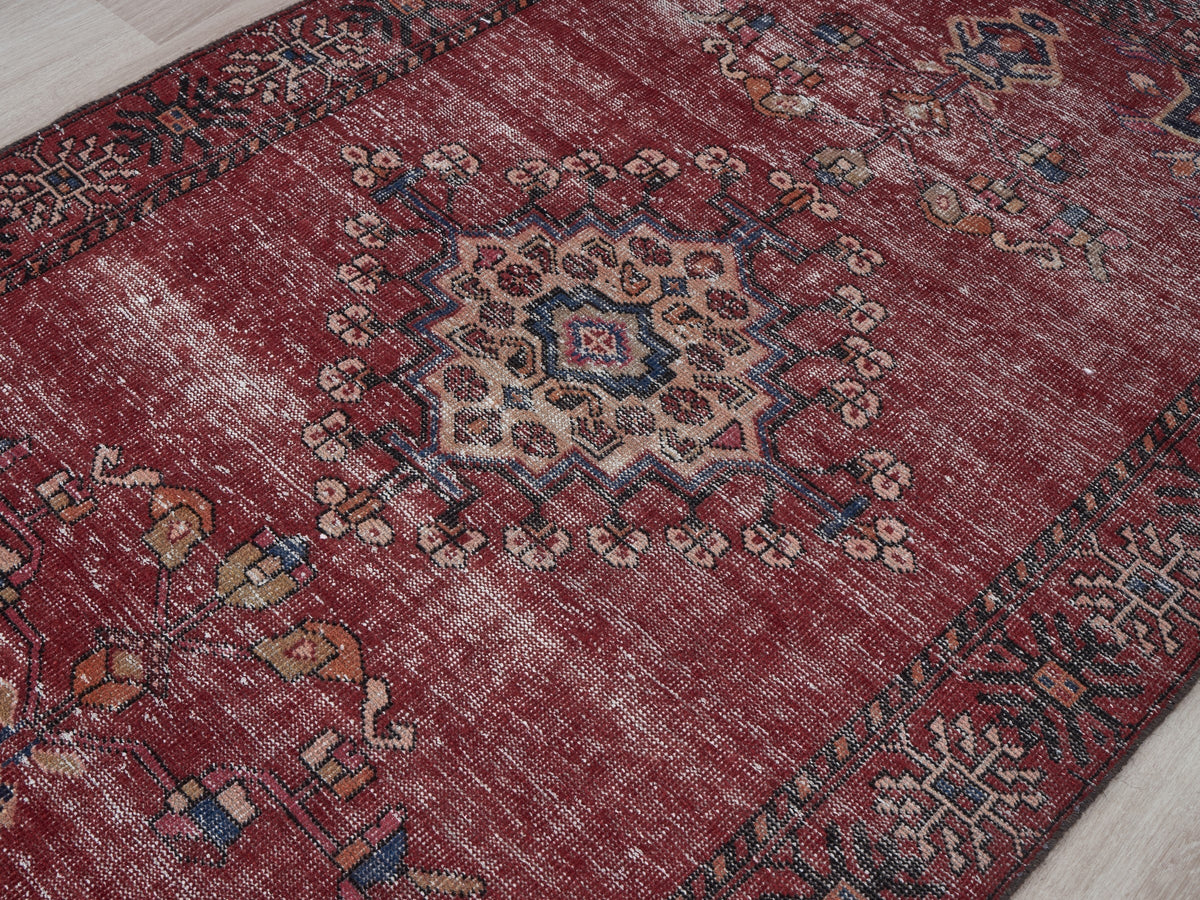 3'9" x 6'9" Red Small Vintage Persian Style Rug