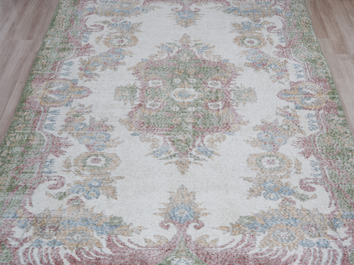 5'10" x 9'7" Neutral Vintage Handwoven Turkish Rug