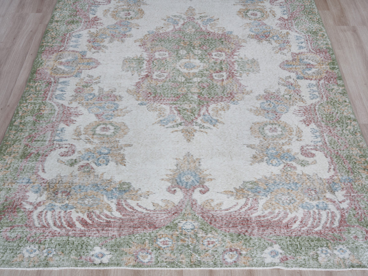 5'10" x 9'7" Neutral Vintage Handwoven Turkish Rug