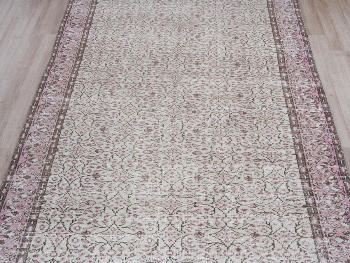 5'10" x 10'4" Vintage Turkish Area Rug