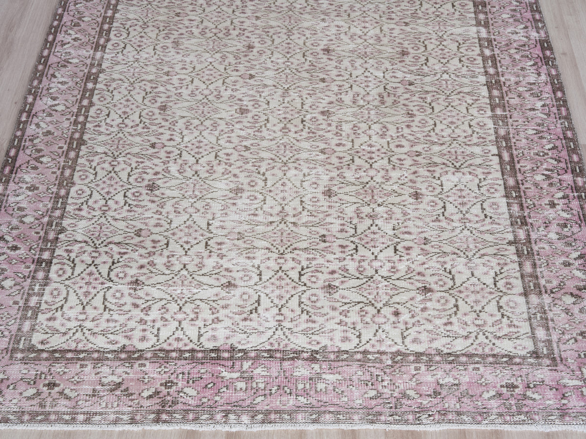 5'10" x 10'4" Vintage Turkish Area Rug