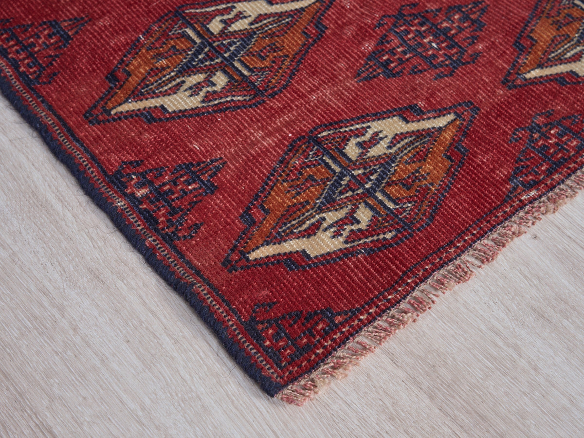 2'6" x 3'10" Vintage Persian Style Tiny Rug