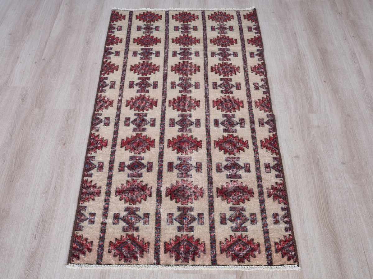 2'4" x 5'1" Vintage Persian Style Entryway Rug