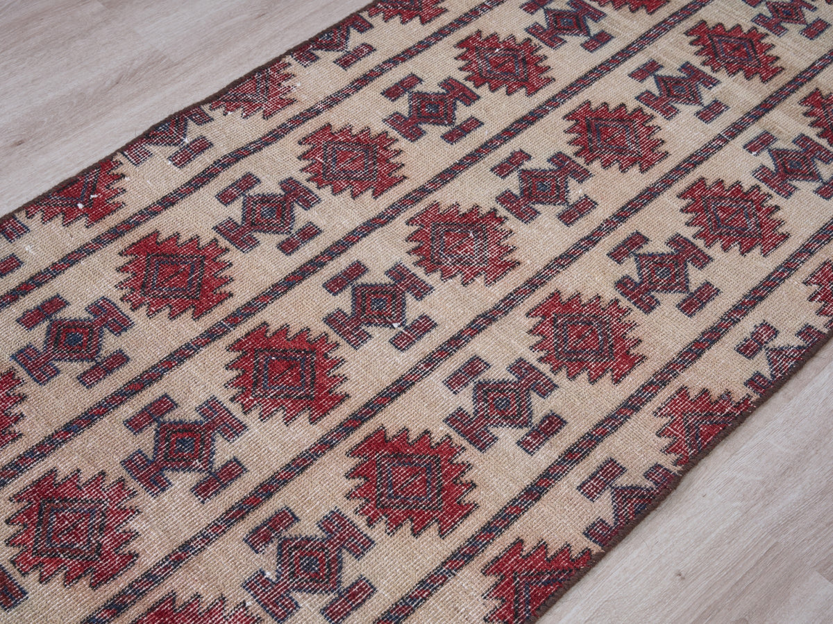 2'4" x 5'1" Vintage Persian Style Entryway Rug