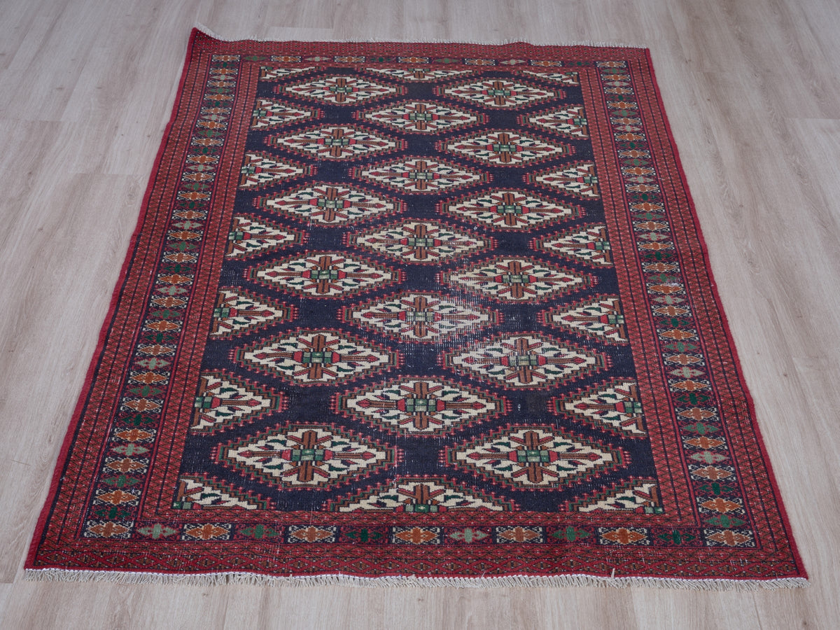 4' x 6'3" Handwoven Oriental Persian Style Rug