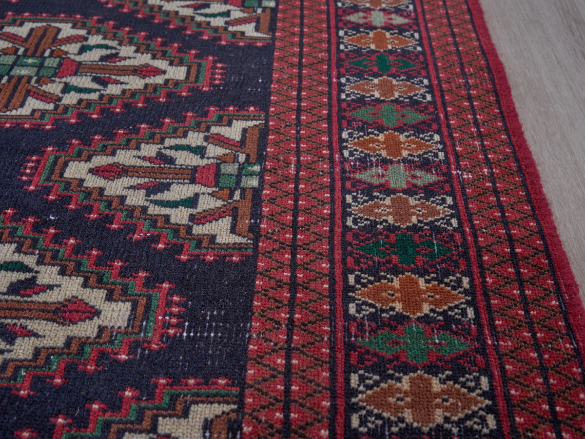 4' x 6'3" Handwoven Oriental Persian Style Rug