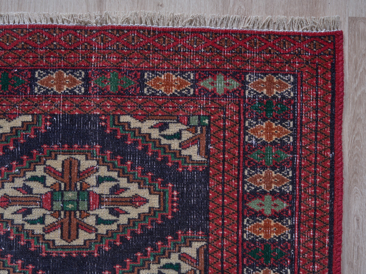 4' x 6'3" Handwoven Oriental Persian Style Rug