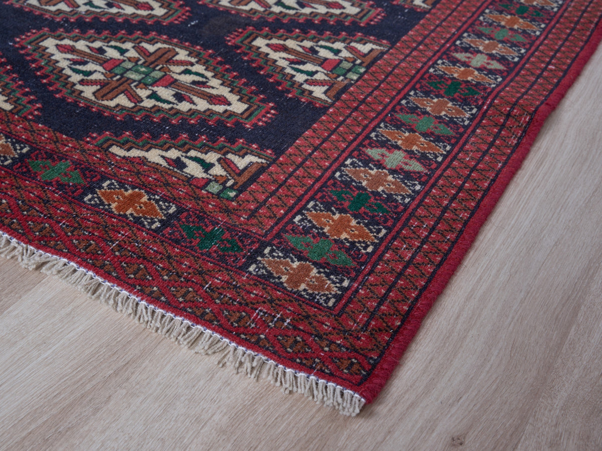 4' x 6'3" Handwoven Oriental Persian Style Rug