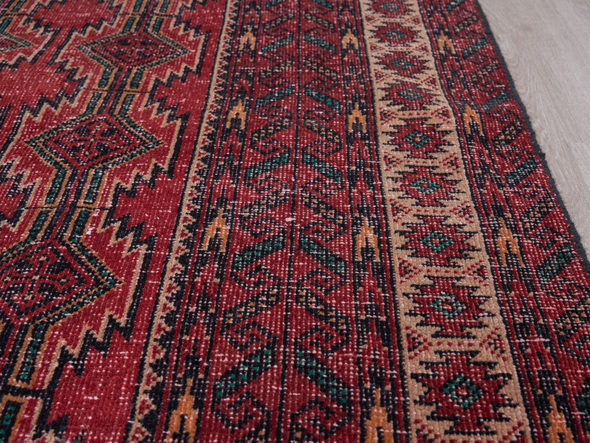 4'8" x 8'10" Oriental Persian Style Red Rug