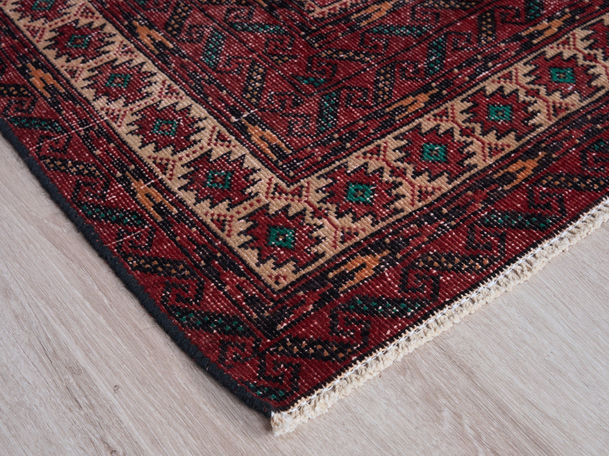 4'8" x 8'10" Oriental Persian Style Red Rug