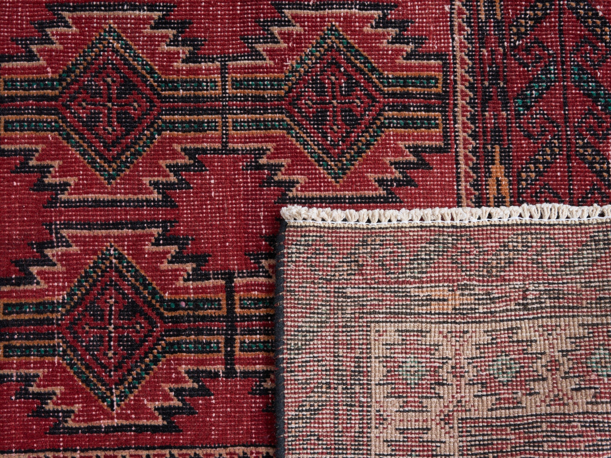 4'8" x 8'10" Oriental Persian Style Red Rug