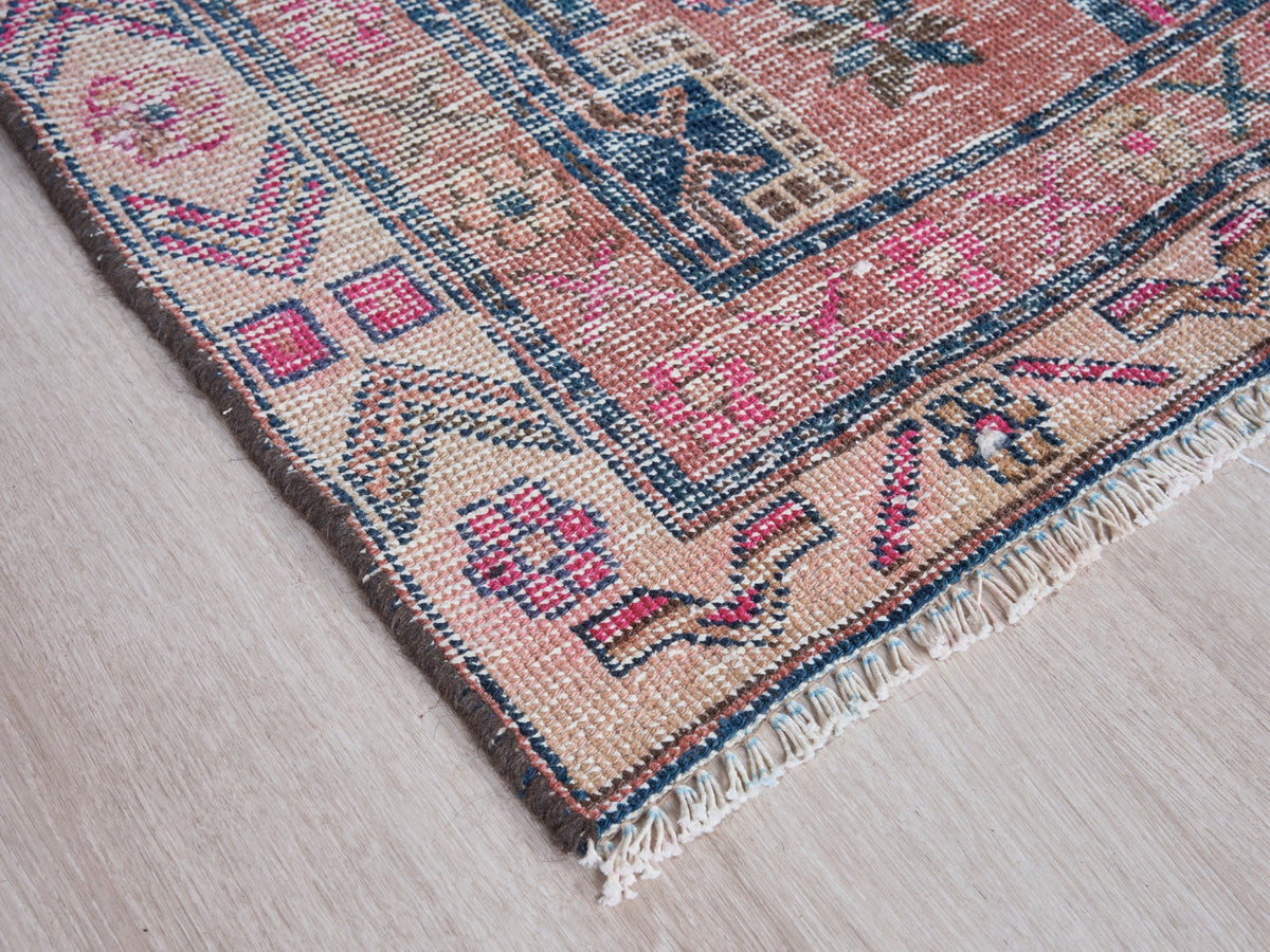 4'2" x 8'4" Oriental Persian Style Entryway Rug