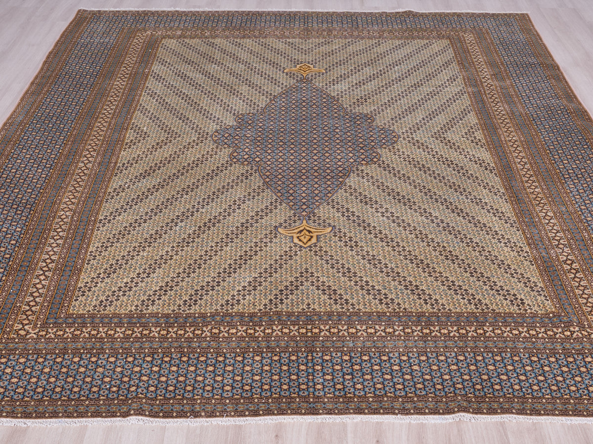 7'9" x 11' Oriental Persian Style Rug