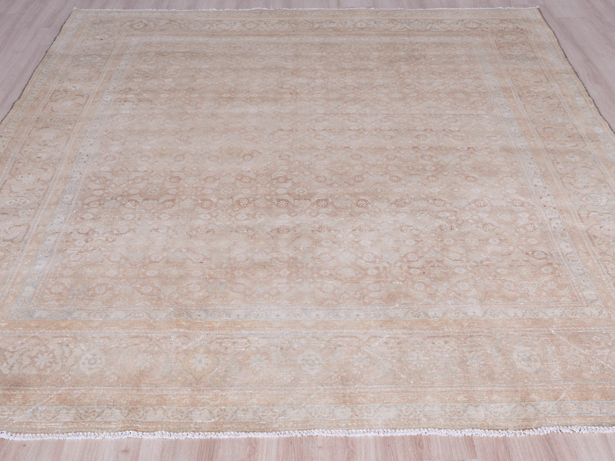 8'4" x 11'5" Neutral Oriental Persian Style Rug