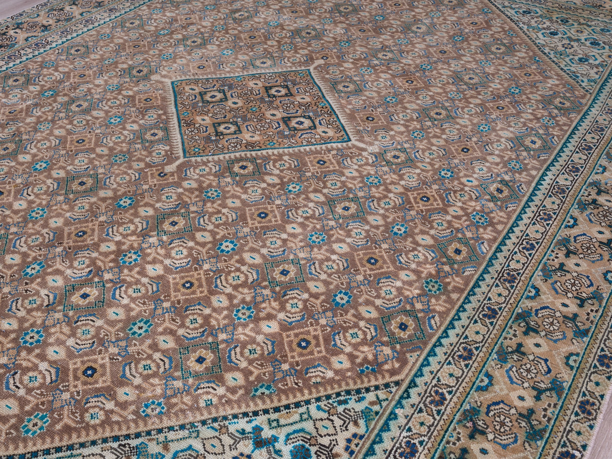 9'1" x 12'10" Oriental Handmade Persian Style Rug