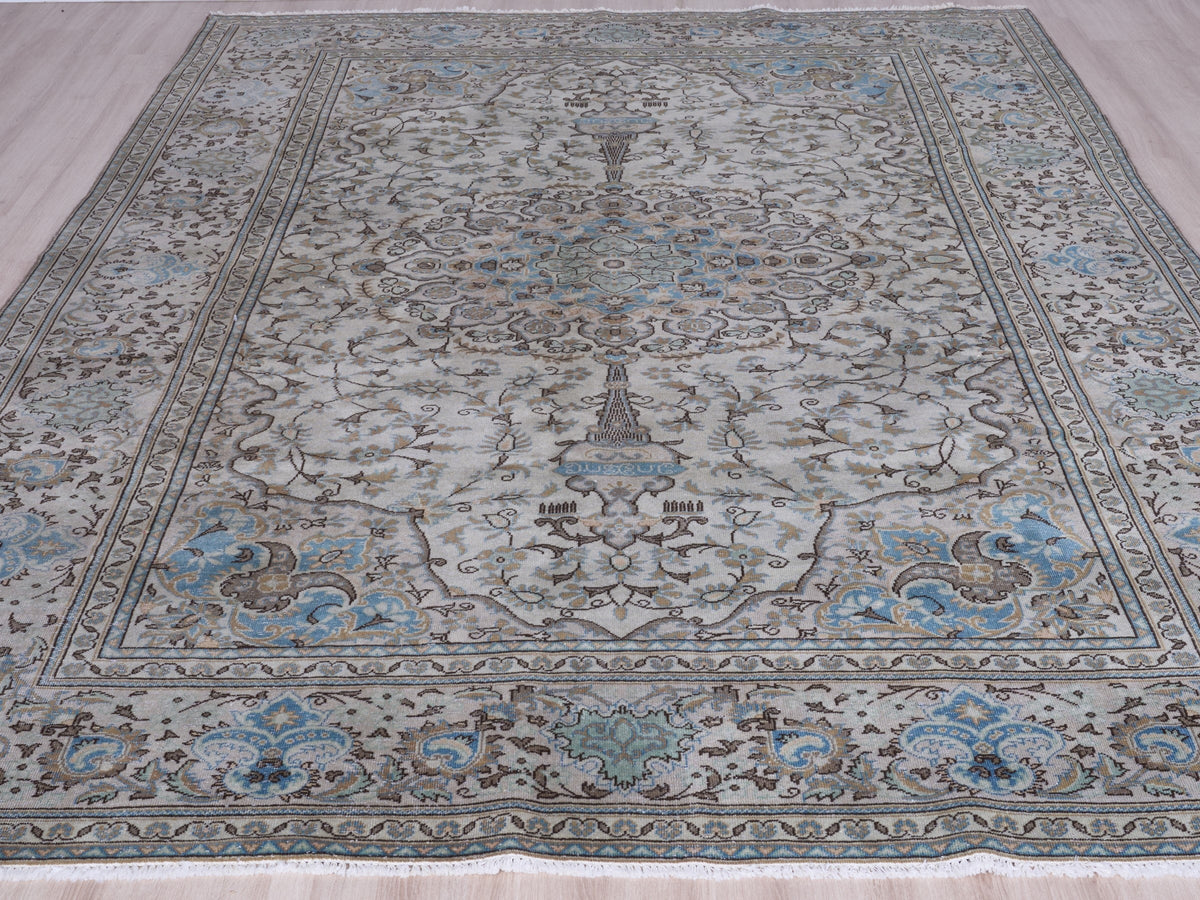 8'1" x 12'3" Oriental Persian Style Rug