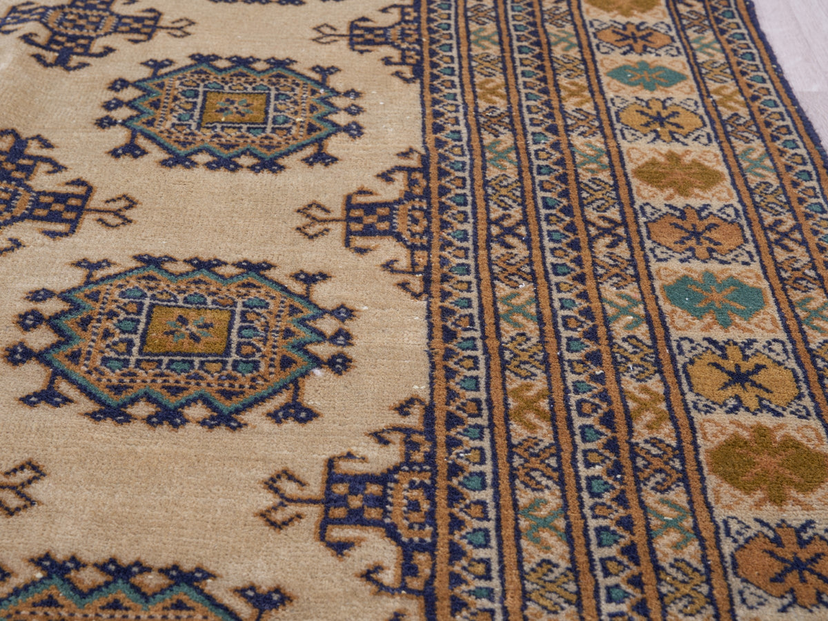 6'11" x 9'7" Oriental Handwoven Persian Style Area Rug