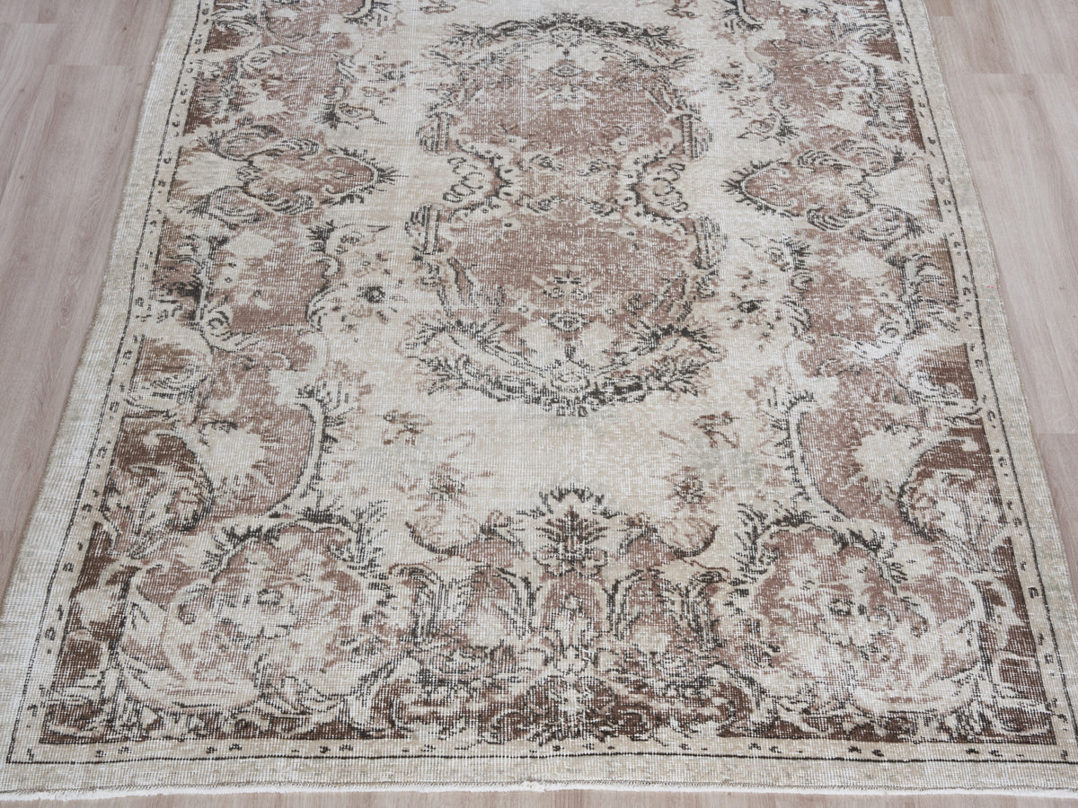 5'5" x 8'4" Neutral Vintage Turkish Area Rug