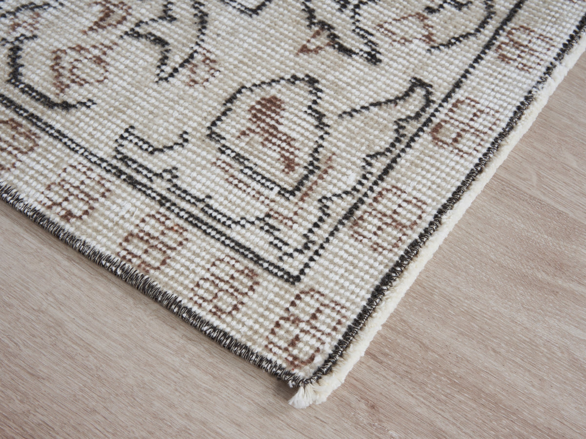 5'5" x 8'7" Neutral Vintage Turkish Area Rug