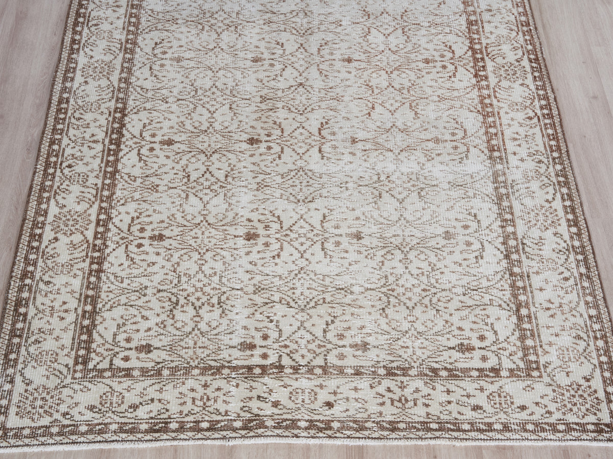 4'11" x 8'6" Neutral Vintage Turkish Area Rug