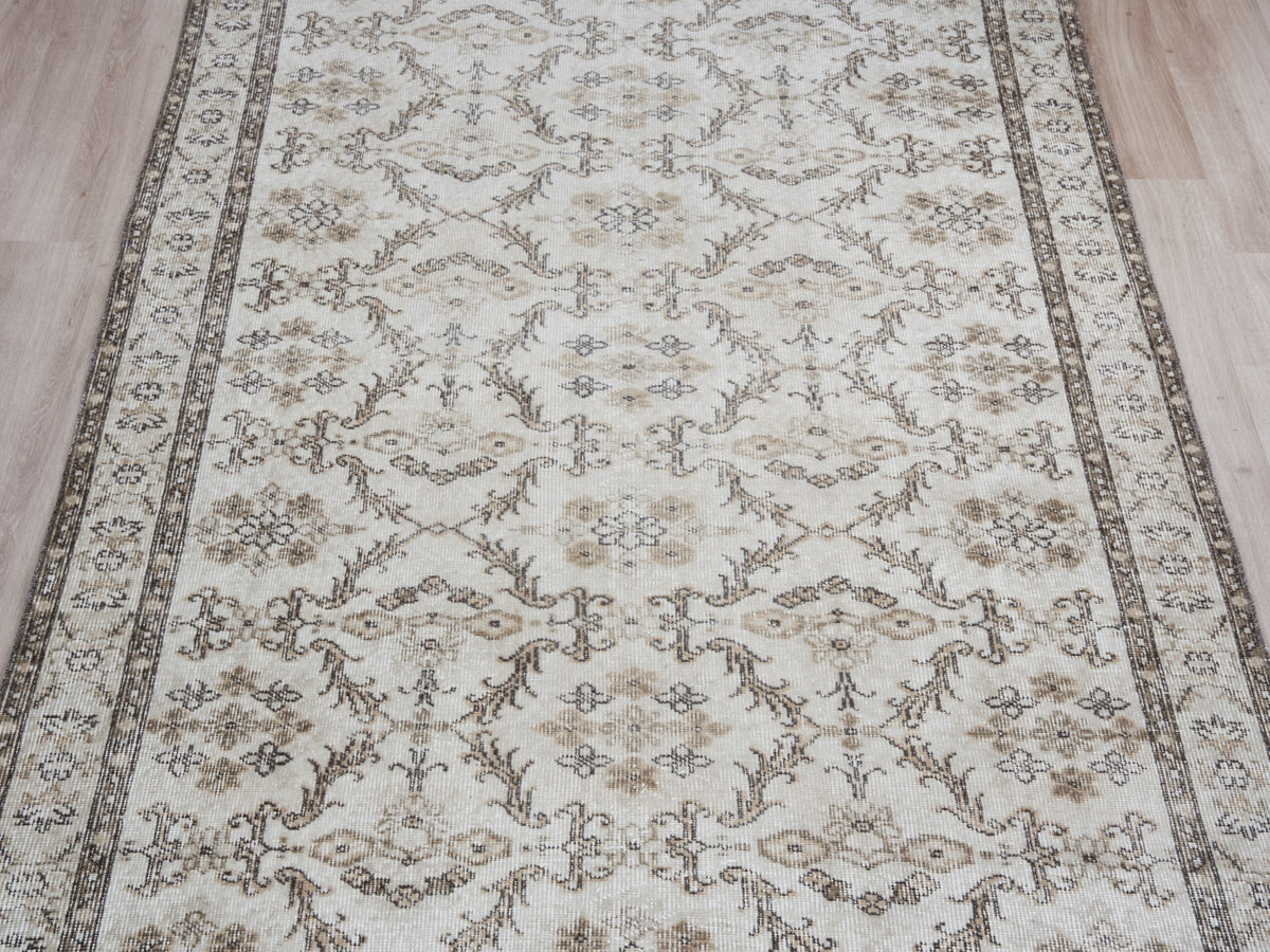 5'1" x 8'5" Neutral Vintage Turkish Area Rug