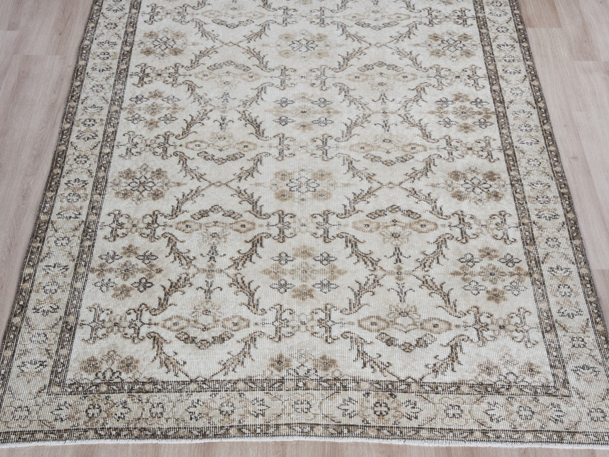 5'1" x 8'5" Neutral Vintage Turkish Area Rug