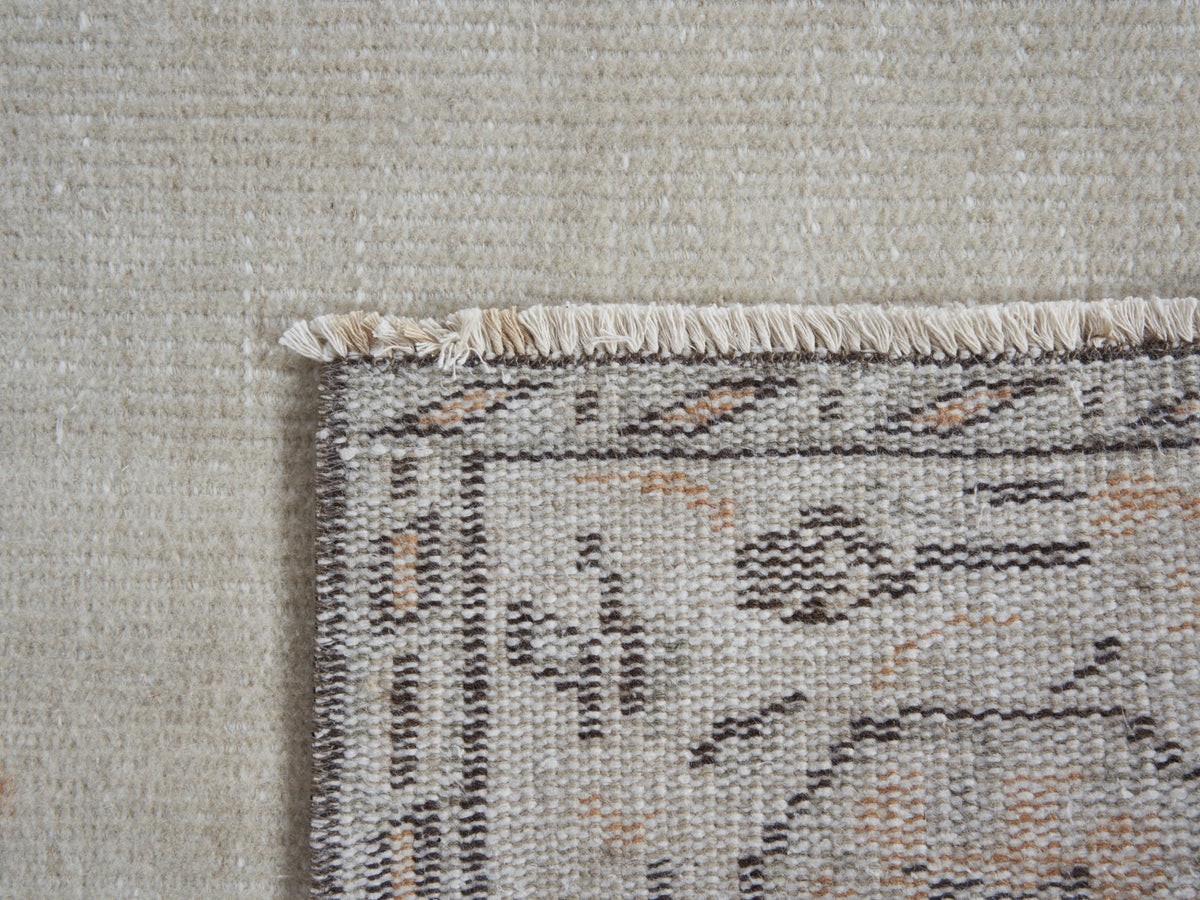 5'4" x 9' Neutral Handwoven Turkish Scatter Rug