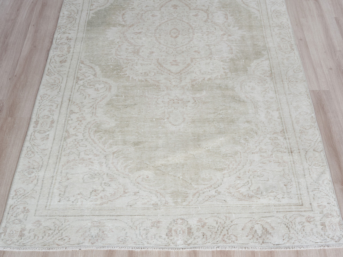 5'3" x 9'11" Neutral Vintage Turkish Area Rug