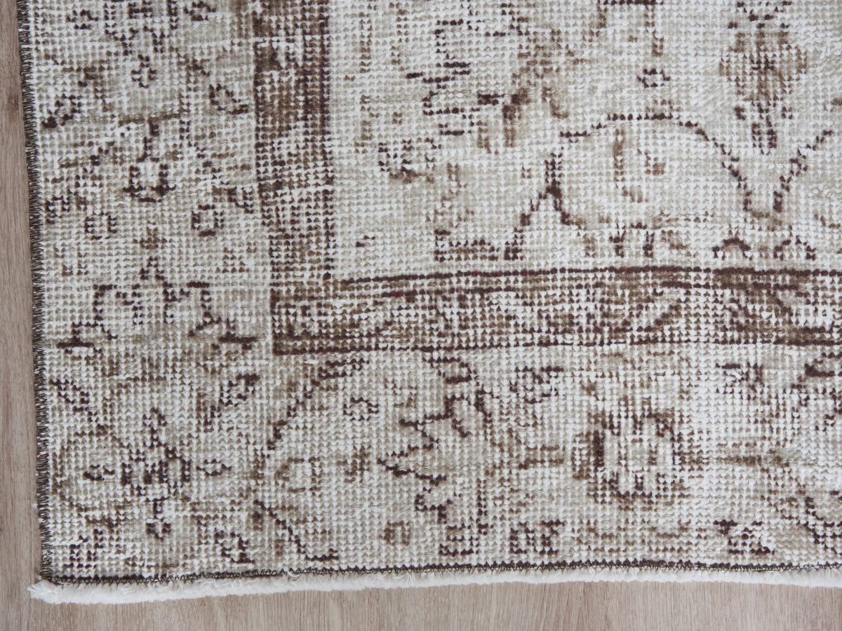 5'3" x 8'9" Vintage Turkish Neutral Area Rug