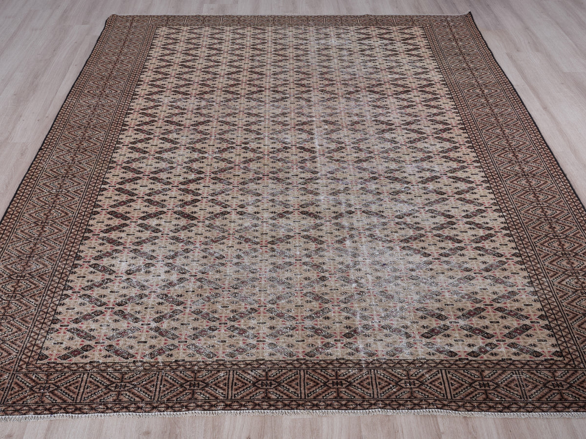 6'6" x 8'9" Handmade Vintage Persian Style Rug