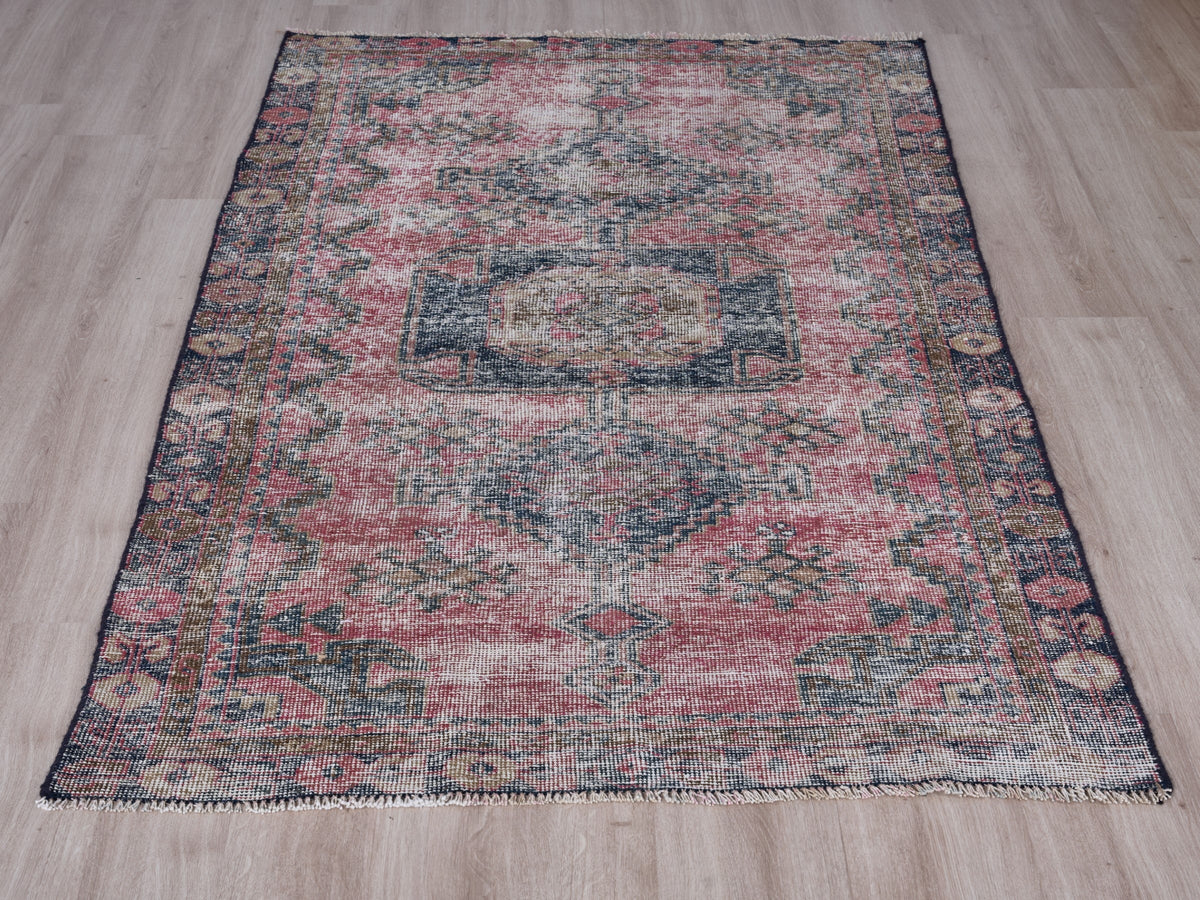 3'10" x 7'6" Pink Vintage Persian Style Rug