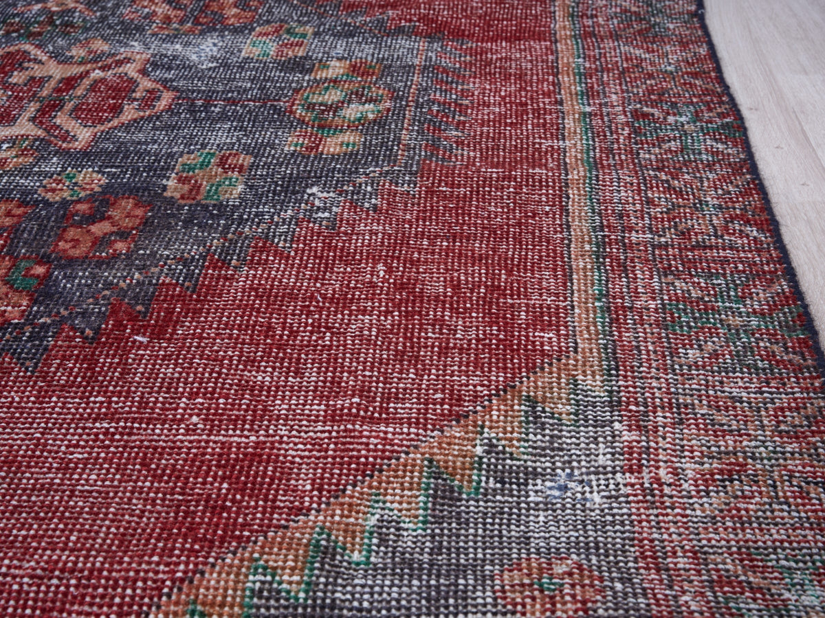 4'5" x 7'6" Vintage Persian Style Red Rug