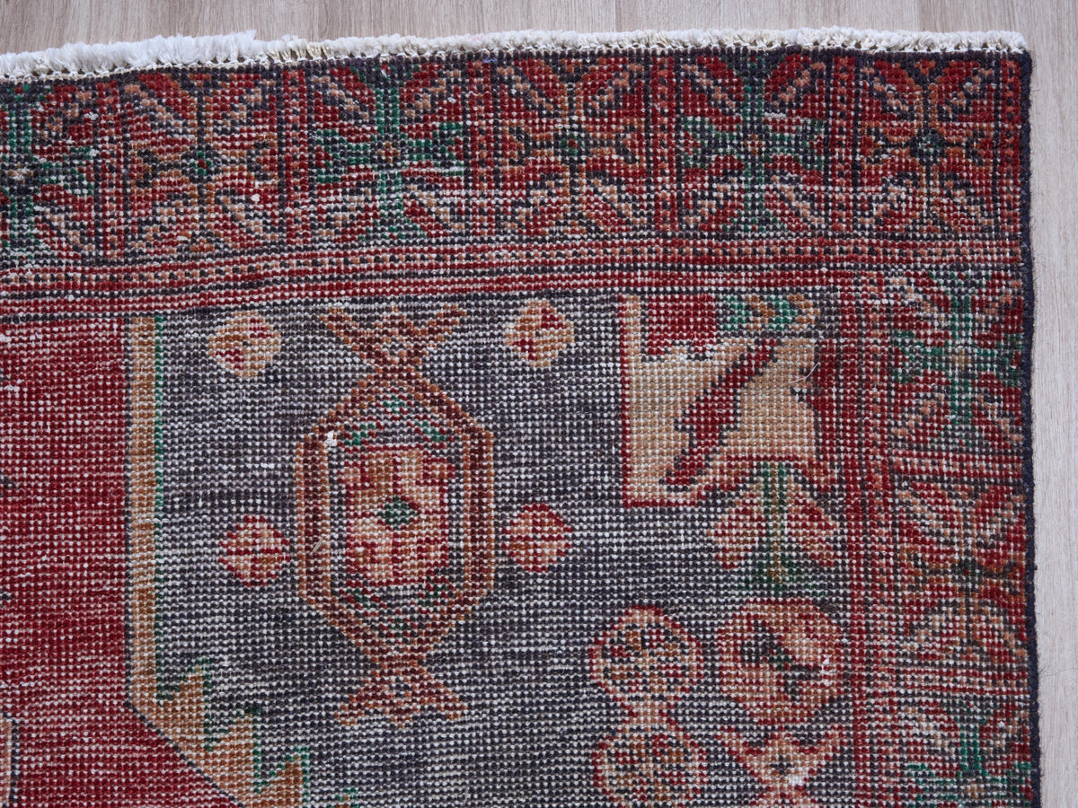 4'5" x 7'6" Vintage Persian Style Red Rug