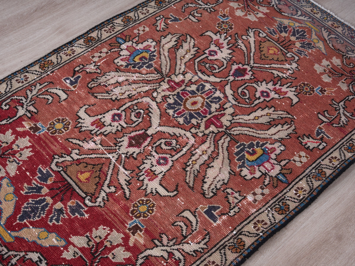 2'7" x 4'2" Small Vintage Persian Style Rug