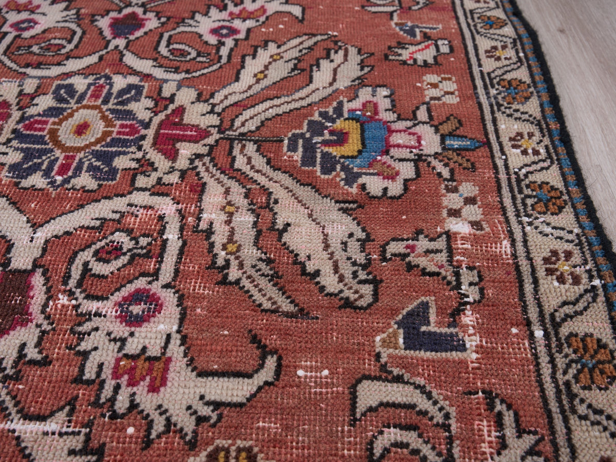 2'7" x 4'2" Small Vintage Persian Style Rug